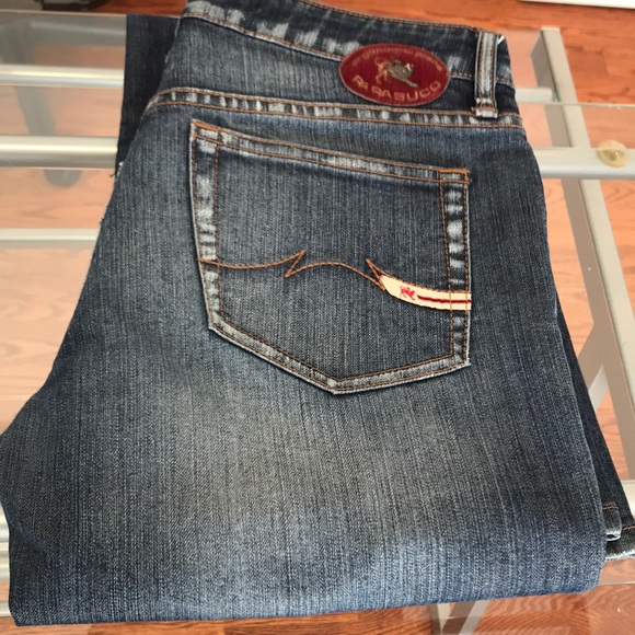 Parasuco Italian denim.blue wash with frosted fades. Beautiful fit and wash. - Picture 8 of 15